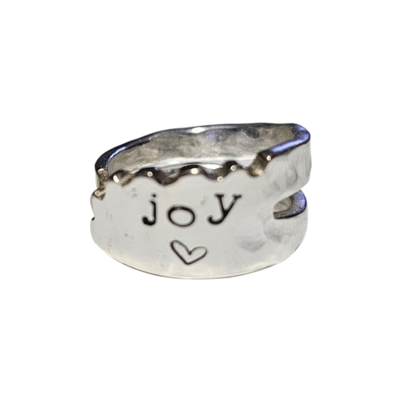 New ring made from a vintage silverplated fork. Handmade. Stamped Joy. Size 8.5 - Picture 6 of 7